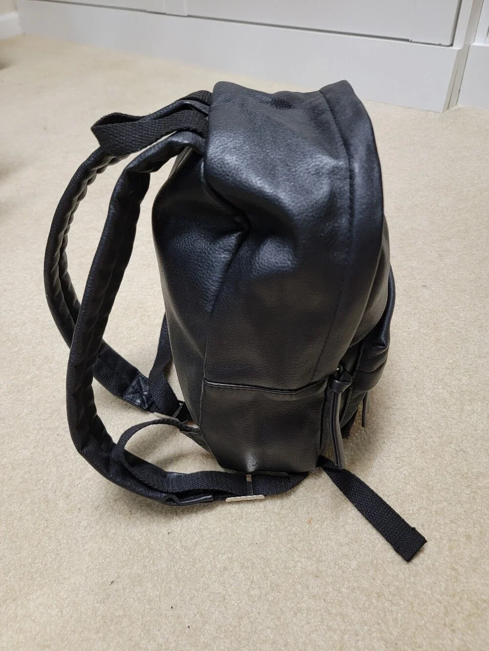 The Unbranded Brand compact black